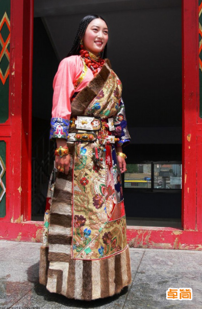 藏北地区康巴藏族服饰定制
