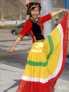 四川涼山彝族服飾定制