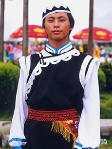 東鄉(xiāng)族服飾定制
