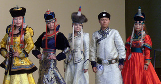 為何在蒙古族服飾中“帽”似尊嚴(yán)？