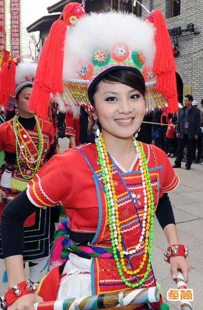 高山族服饰定制