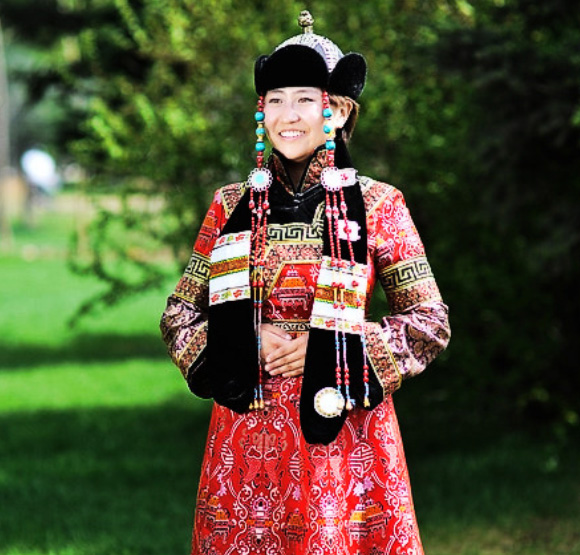 乌珠穆沁蒙古族服饰