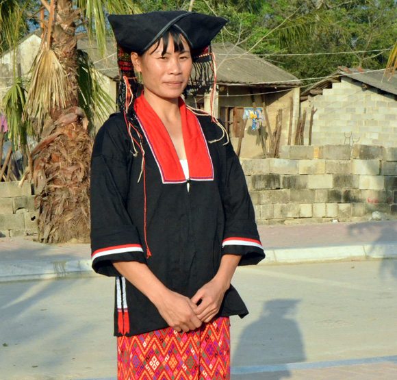 美孚黎服饰