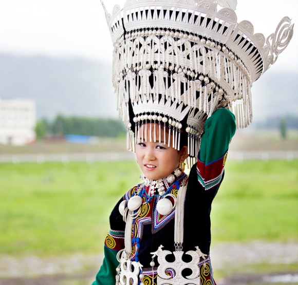 四川凉山彝族服饰