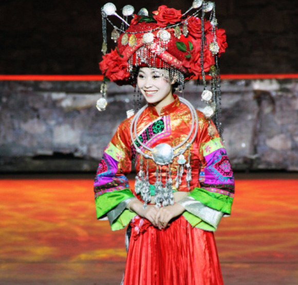 右衽开襟土家族服饰女装