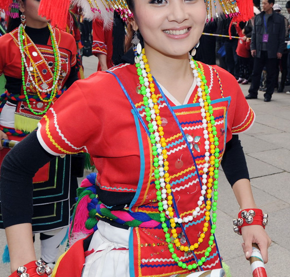 高山族服饰