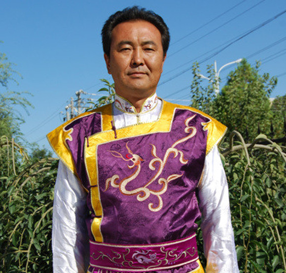 锡伯族服饰