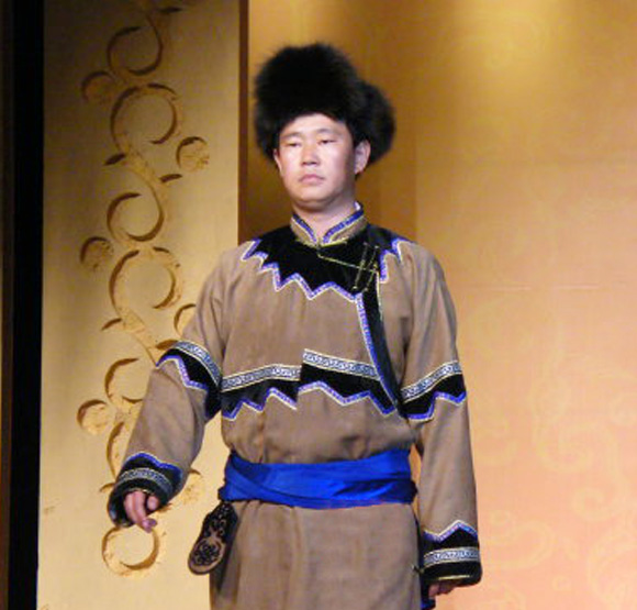 达斡尔族服饰