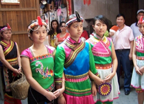 现代景宁畲族女子的服饰