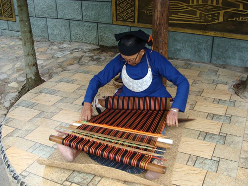 黎族传统纺染织绣技艺