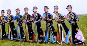 科尔沁蒙古族服饰的保护与传承价值
