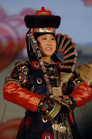 蒙古族服饰技艺（一）： 缝纫技艺