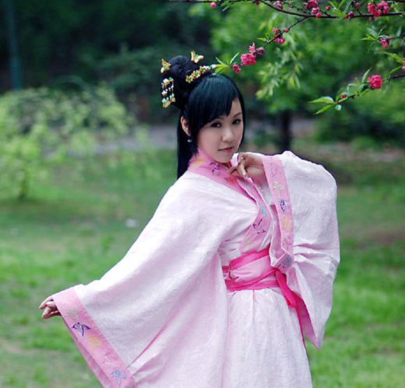 女式曲裾汉服