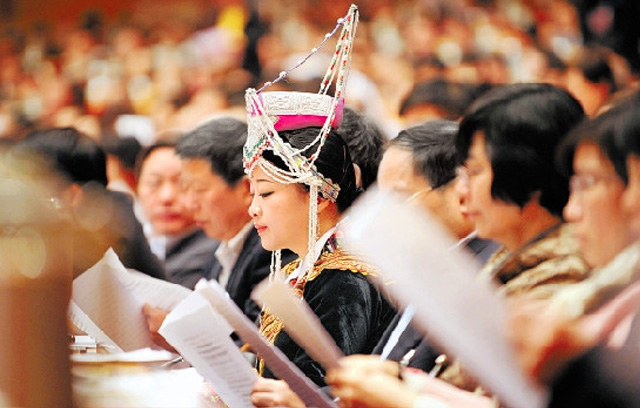 【合作】卓簡攜手少數(shù)民族協(xié)會  只為給您最好的少數(shù)民族服裝