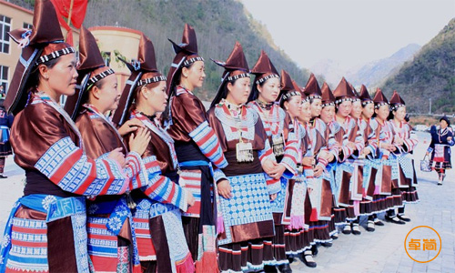 【貴州】安順苗族跳花節(jié)攜手卓簡(jiǎn)  打造完美節(jié)慶少數(shù)民族服裝