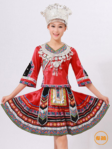 紅色女款苗族服飾定制