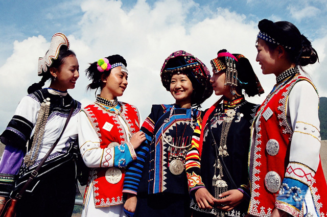 绿春哈尼族服饰,绿春哈尼族服饰图片,红河哈尼族服装图片_大山谷图库